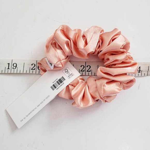 NEW Spoiled Child Peach Scrunchie🧡🩷 - Picture 2 of 6